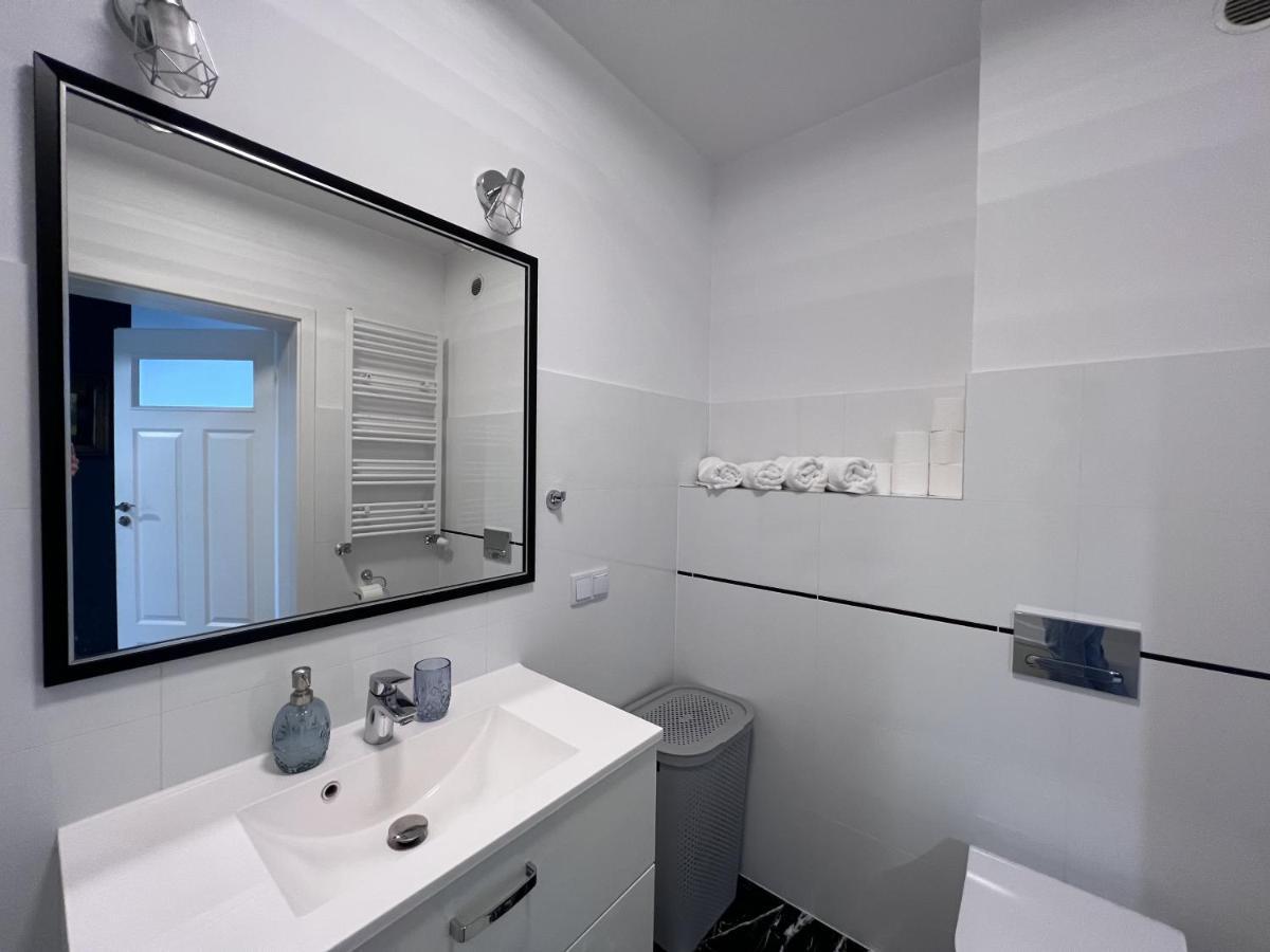 Apartament Z Tarasem Na Osiedlu Rakownica イェレニャ・グーラ エクステリア 写真
