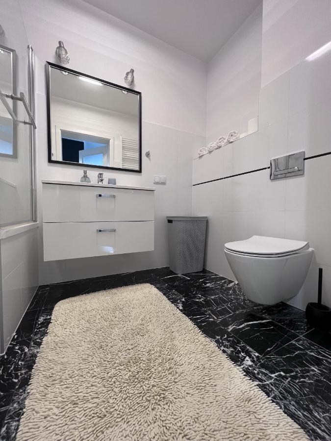 Apartament Z Tarasem Na Osiedlu Rakownica イェレニャ・グーラ エクステリア 写真